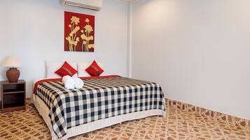 Chambre Double Supérieure | Bureau, rideaux occultants, Wi-Fi gratuit, draps fournis