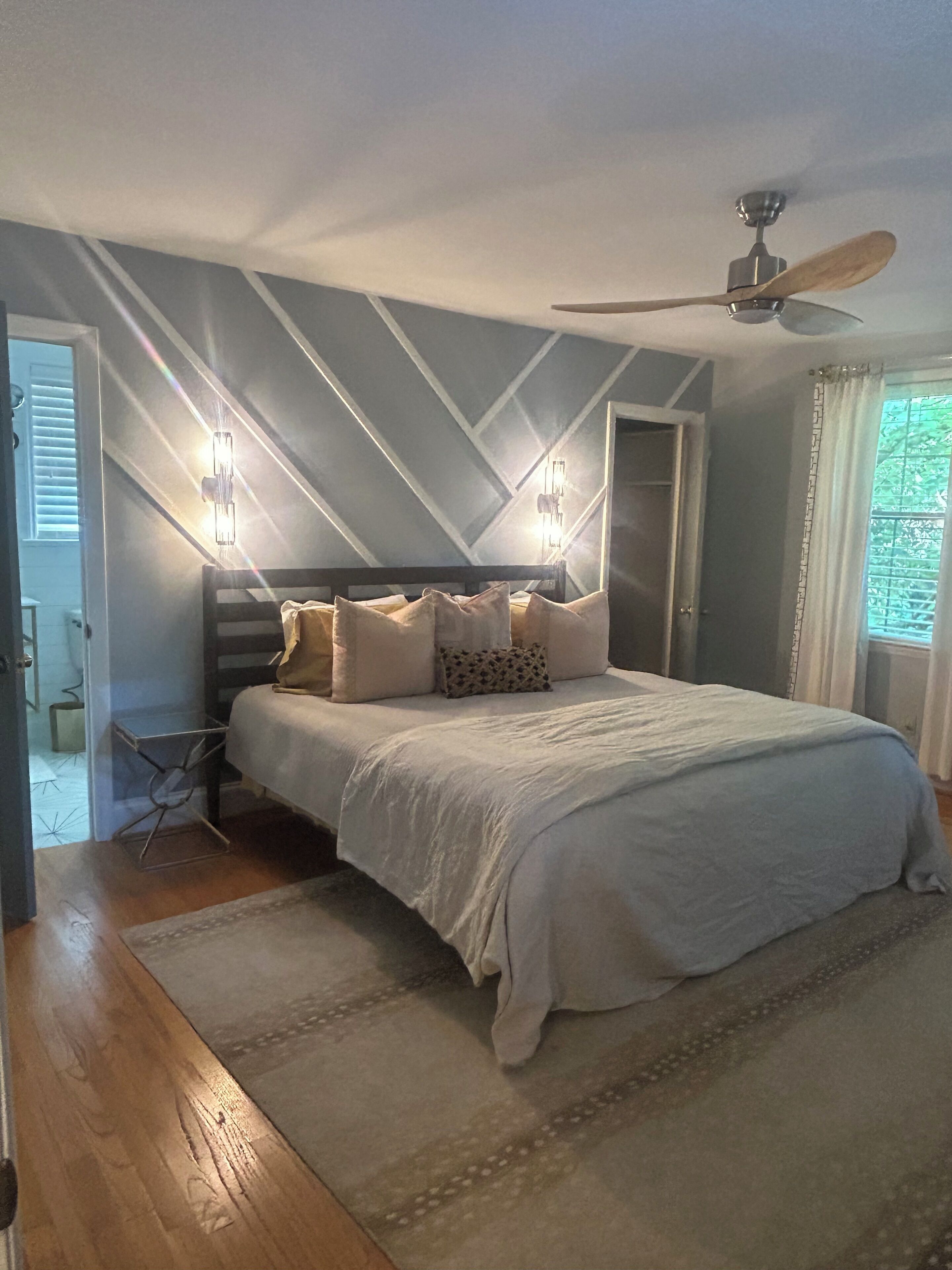 3 bedrooms, iron/ironing board, WiFi, bed sheets