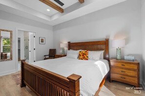3 bedrooms, desk, iron/ironing board, WiFi