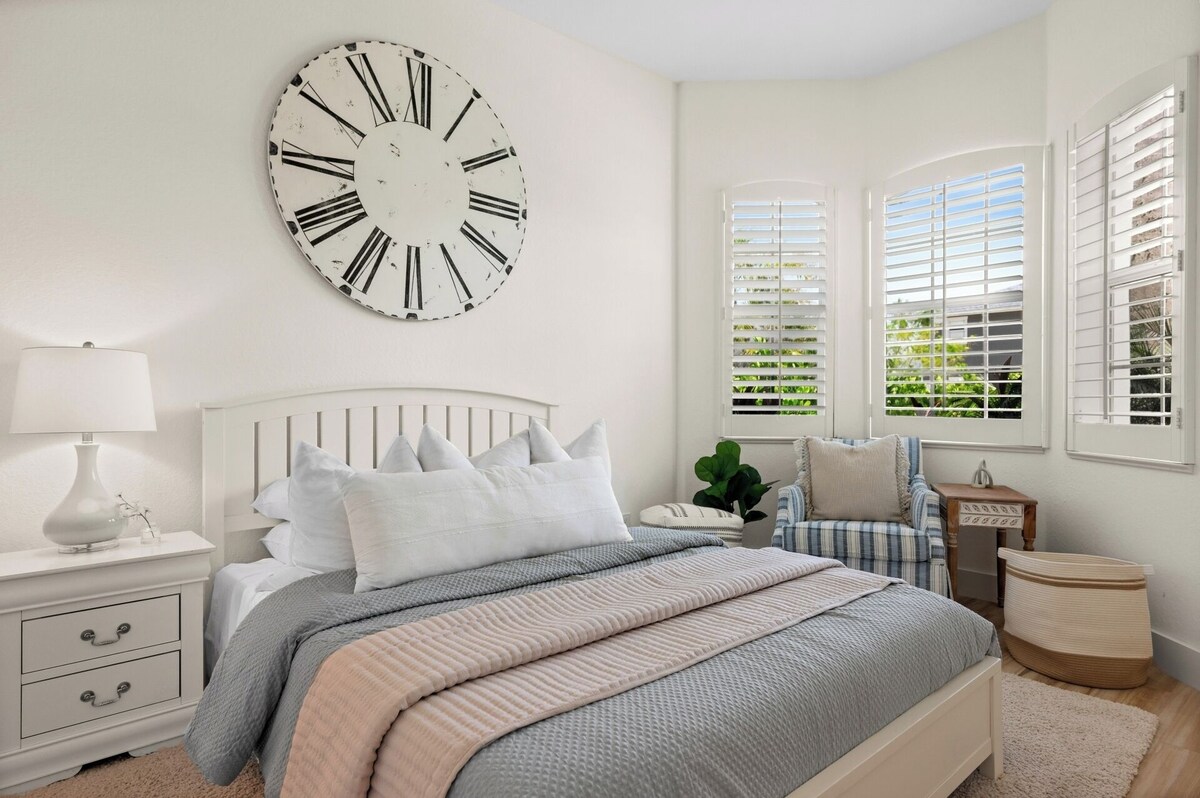 Photo 19 of StayNaples: Screened, Heated Private Pool, w/Outdoor Seats near Vanderbilt Beach