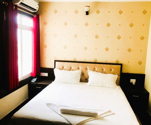 The Metropol Hotel Siwan