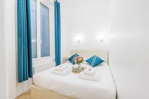 1 bedroom, iron/ironing board, bed sheets - Charming Apartment in the Heart of the 16th District - Mobility Lease (Paris)