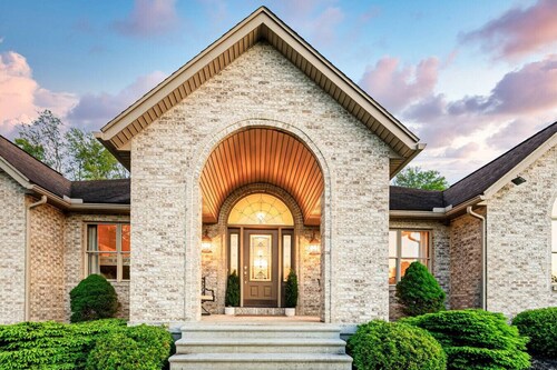 Blissful Mountain Getaway - Manor on 46 acres