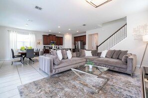 TV, DVD player, stereo, offices - Stunning 4Bd w Pool Gameroom Solara Resort 9008 (Kissimmee)