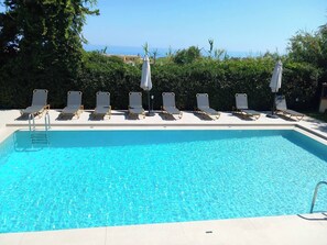 Pool - Anna Maria Villa,Pirgos-Villas, 300mFrom The Sea (Pirgos Psilonerou)