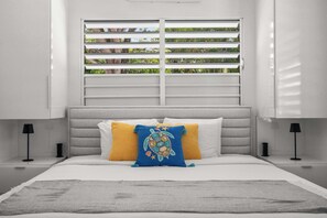 2 عدّة غرف نوم ومكواة/لوح كي وسرير سفر وواي فاي