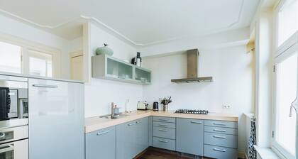 Spatious 2-bedroom townhouse in heart of Amsterdam