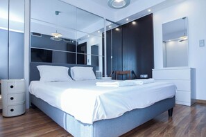 3 bedrooms, desk, iron/ironing board, WiFi - Exclusive 3 Bd Luxury Home in Central Kolonaki (Athina)