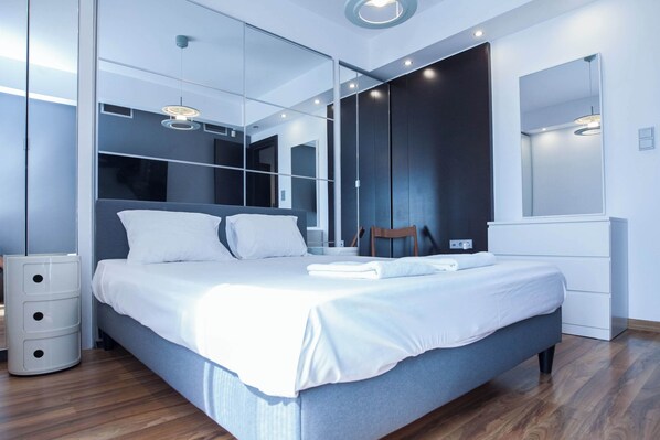 3 bedrooms, desk, iron/ironing board, WiFi