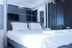 3 bedrooms, desk, iron/ironing board, WiFi