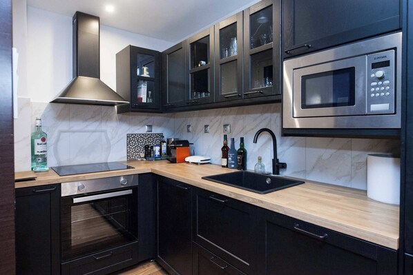 Fridge, microwave, oven, stovetop