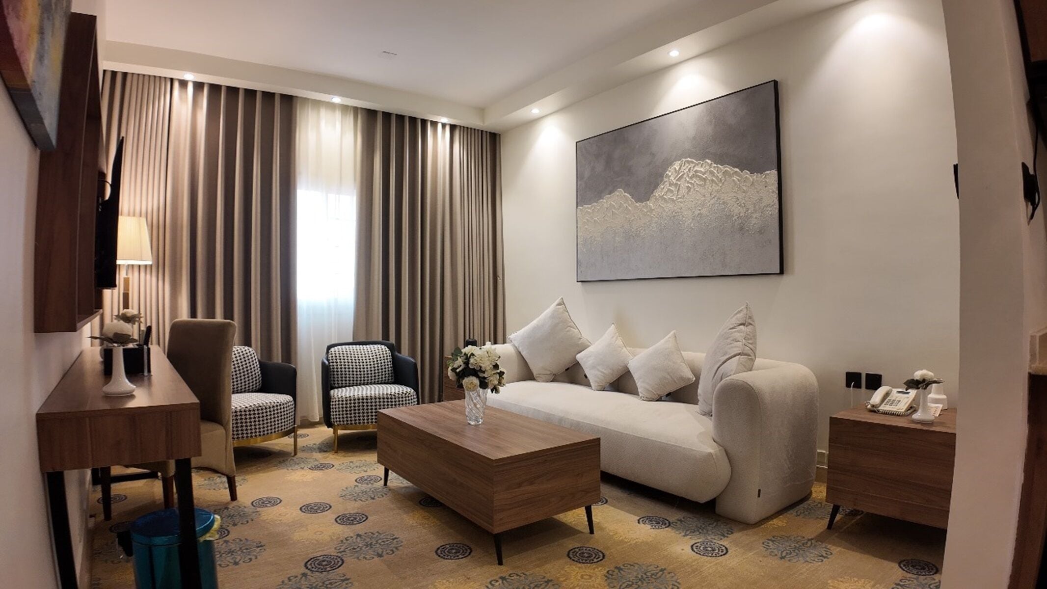 Junior Suite, 1 King Bed, Kitchenette, Executive Level | Meeting facility