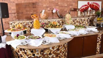 Café da manhã com buffet todos os dias (SAR 35 por pessoa)