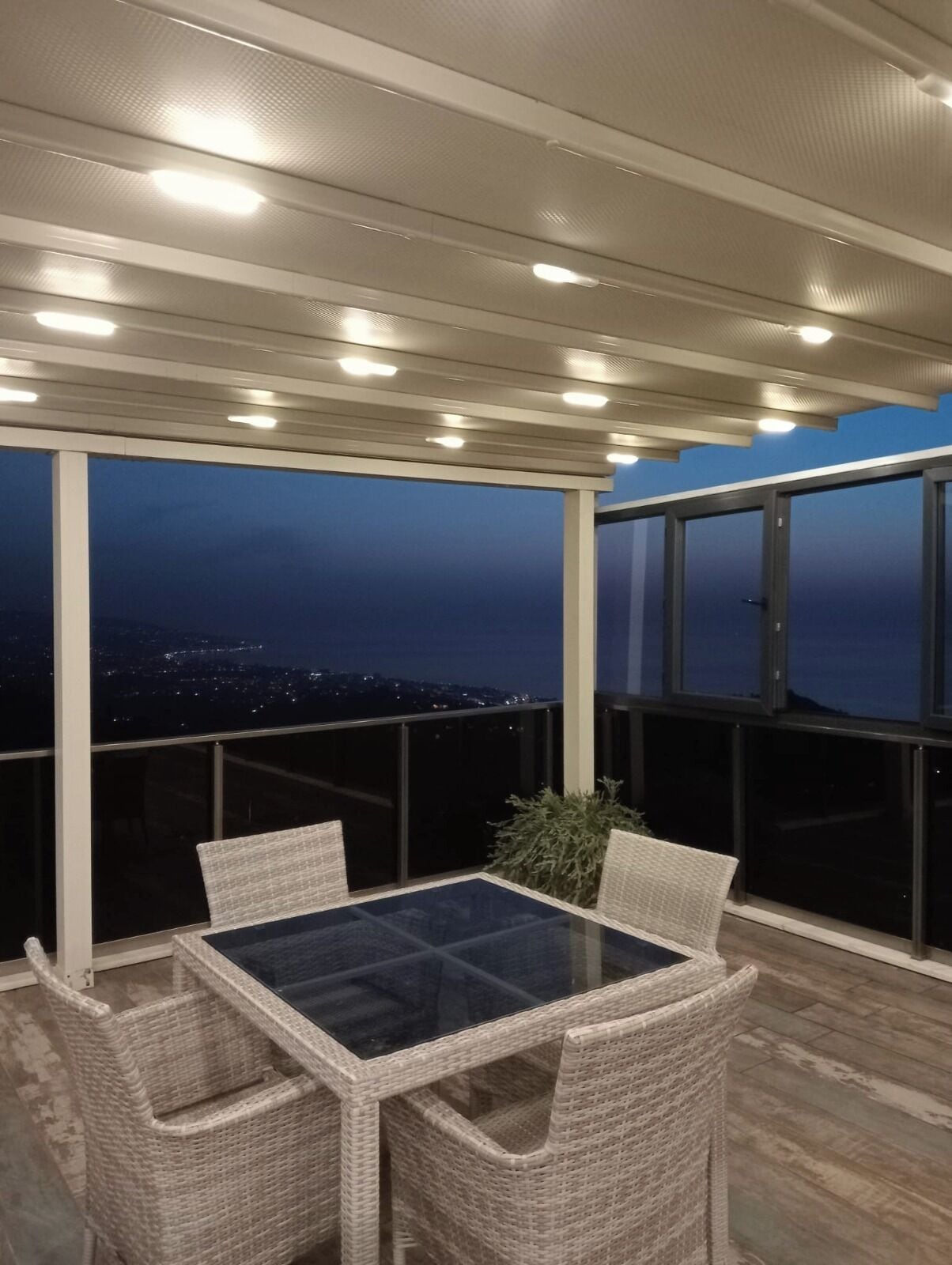 Comfort Chalet, Mountain View | Balcony