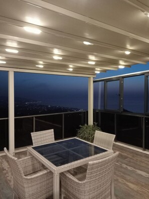 Comfort Chalet, Mountain View | Balcony