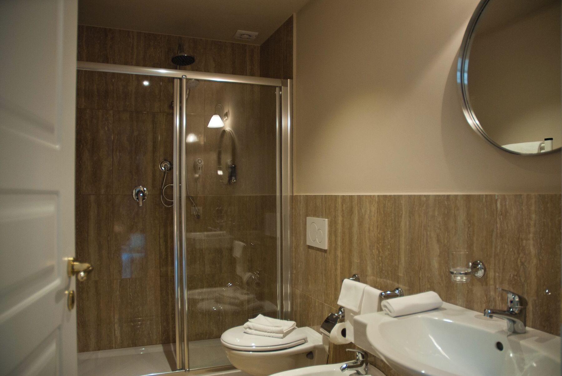 Deluxe, Balcony, City View | Bilik Mandi | Kelengkapan dandanan diri percuma, pengering rambut, bidet 