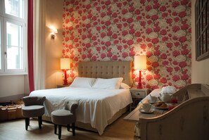 Superior Triple Room, City View | Free WiFi