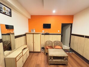 Deluxe Double Room | Free WiFi, bed sheets - Hotel Marvel International & Restaurant (Darjeeling)