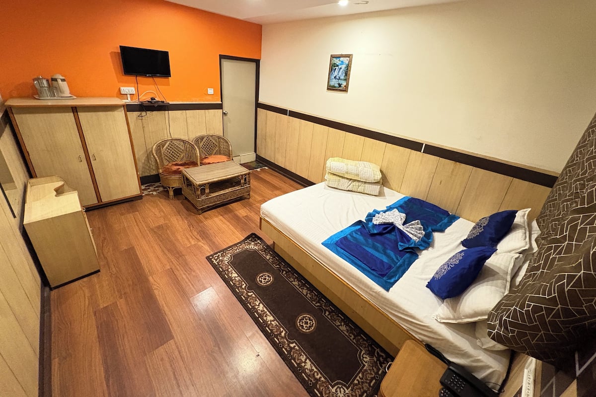 Quarto casal luxo | Wi-Fi de cortesia, roupa de cama