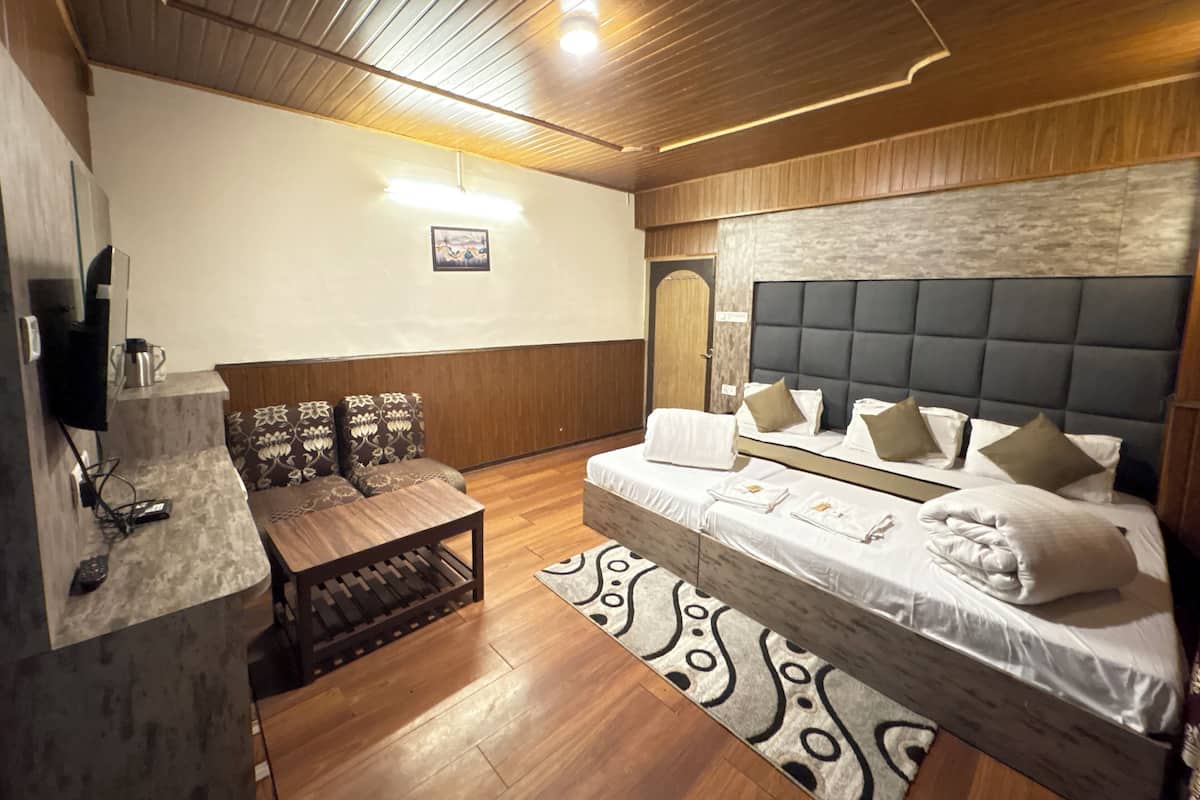 Quarto triplo luxo | Wi-Fi de cortesia, roupa de cama