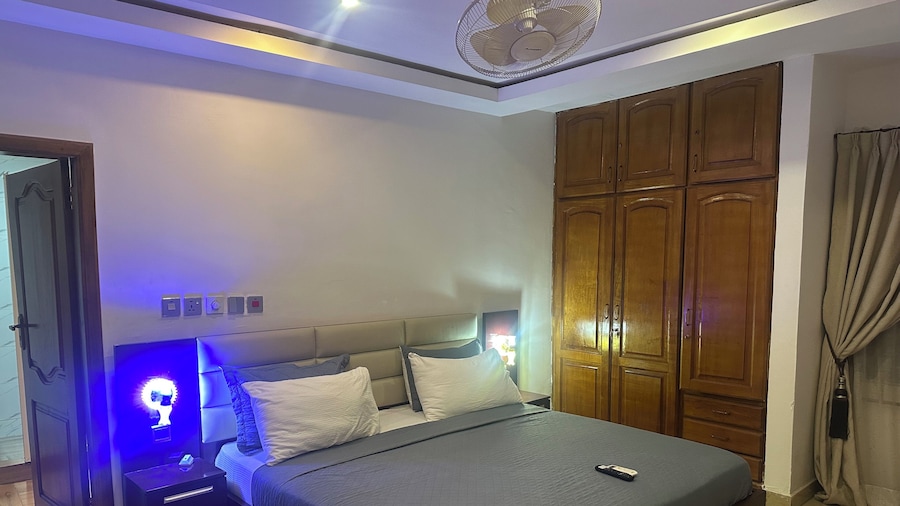 D Barfi Executive Lodge