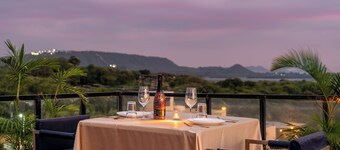 The Colonial Hotel Lake View Rooms