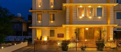 Fachada de la propiedad