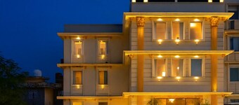 The Colonial Hotel Lake View Rooms