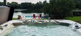 NEW! Farmhouse Therapy - Lake/Pool/Hot Tub/Kayaks