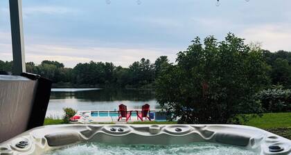 NEW! Farmhouse Therapy - Lake/Pool/Hot Tub/Kayaks