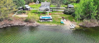 NEW! Farmhouse Therapy - Lake/Pool/Hot Tub/Kayaks