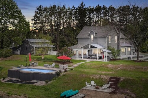 NEW! Farmhouse Therapy - Lake/Pool/Hot Tub/Kayaks