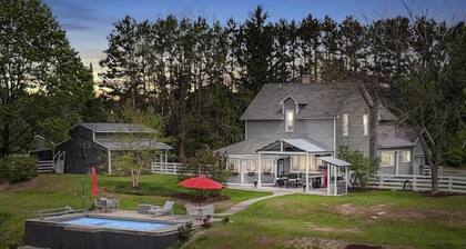 NEW! Farmhouse Therapy - Lake/Pool/Hot Tub/Kayaks