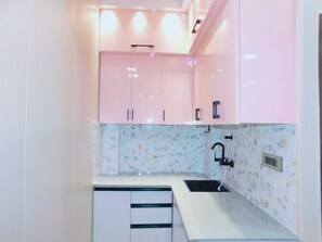 Suite Studio Luxe, vue cour intérieure | Cuisine privée