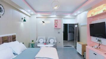 Desk, laptop workspace, free WiFi