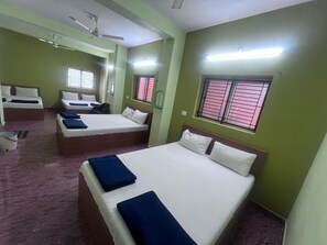 12 Schlafzimmer, Bügeleisen/Bügelbrett, WLAN, Bettwäsche