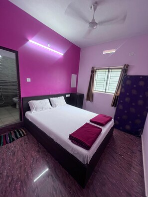 12 makuuhuonetta, silitysrauta/-lauta, Wi-Fi, vuodevaatteet