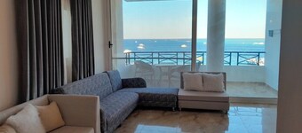 Sea view apartment 3 bedrooms in Hurghada Red Sea Governorate with AC