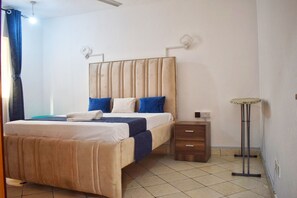 1 dormitorio, tabla de planchar con plancha, wifi