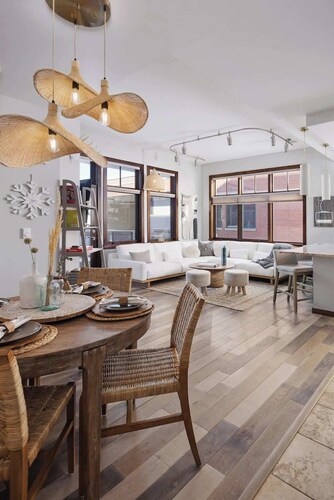 Apres Chic at Howelson Place