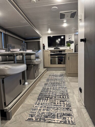 Hill Country Bear Retreat - Minutes from Guadalupe River Nature-Lover’s Hideaway