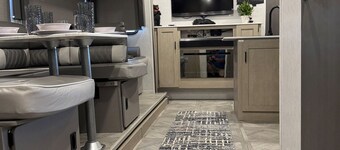 Hill Country Bear Retreat - Minutes from Guadalupe River Nature-Loverâs Hideaway