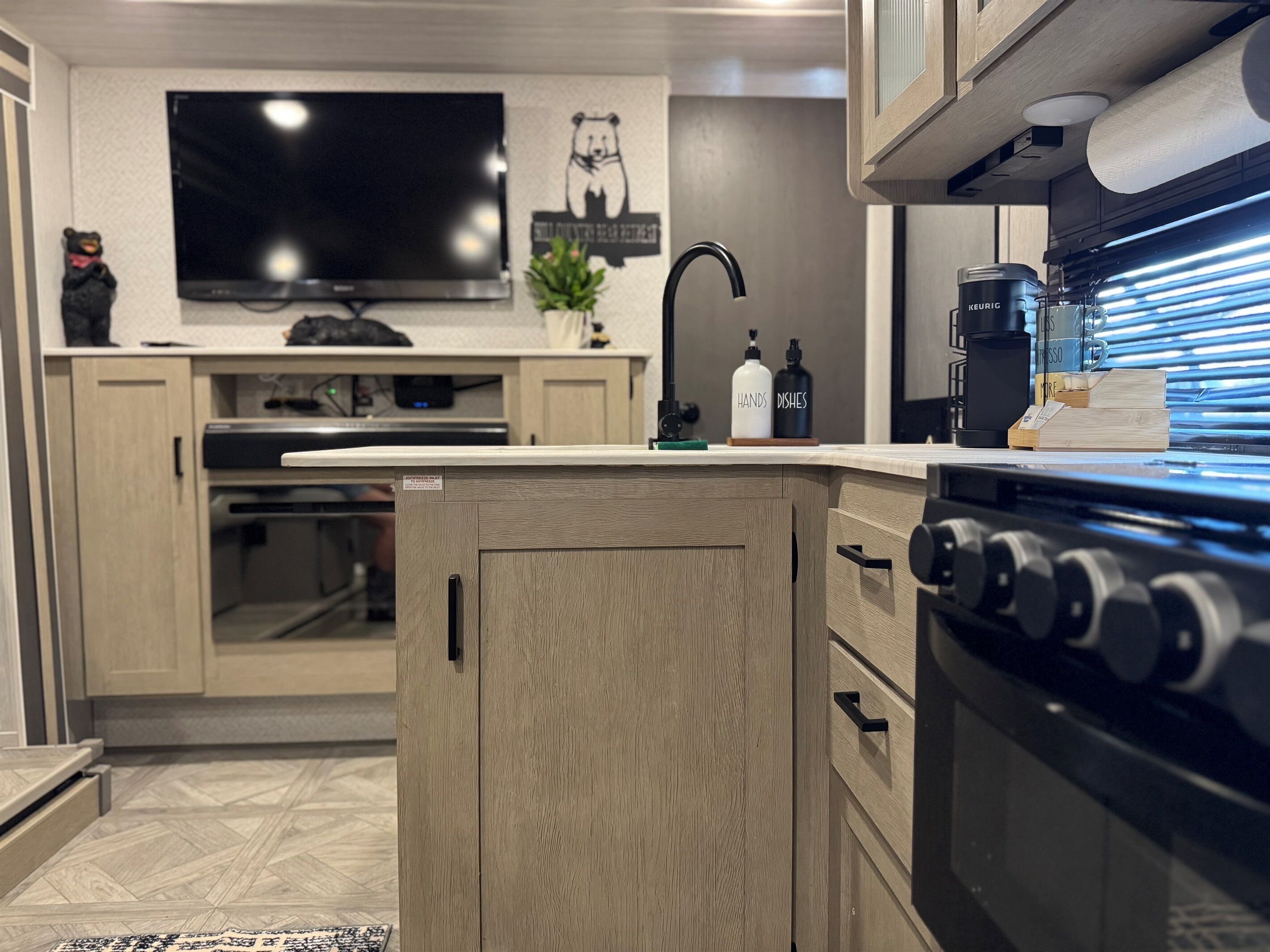 冰箱、微波炉、烤箱、炉灶