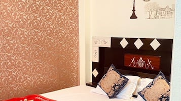 Free WiFi, bed sheets