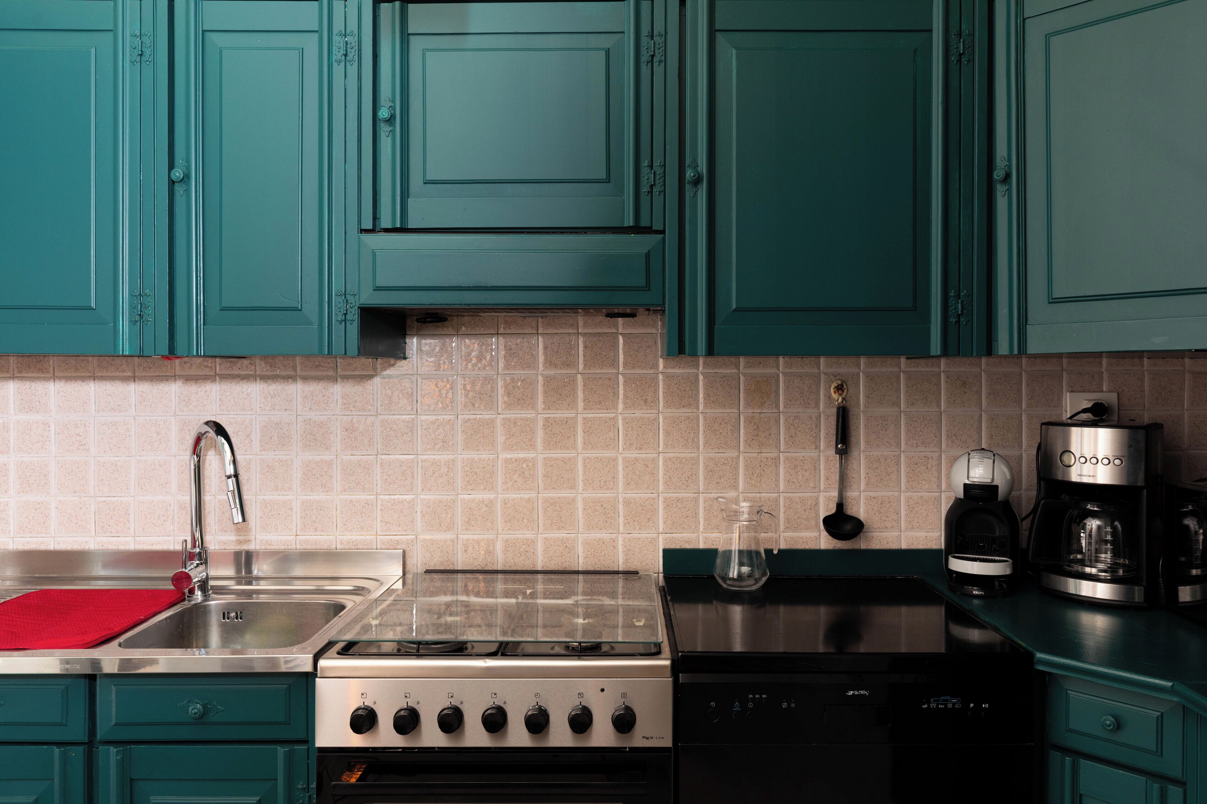 Mikrowelle, Ofen, Herdplatte, Geschirrspüler