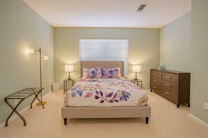 5 bedrooms, desk, iron/ironing board, travel cot