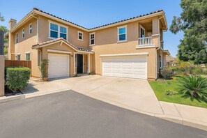 Exterior - Allura Del Mar Heights Pet-Friendly 5BR Retreat (San Diego)
