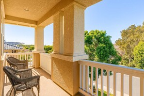 Property grounds - Allura Del Mar Heights Pet-Friendly 5BR Retreat (San Diego)