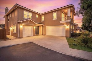 Exterior - Allura Del Mar Heights Pet-Friendly 5BR Retreat (San Diego)