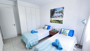2 habitaciones, tabla de planchar con plancha, wifi y ropa de cama 